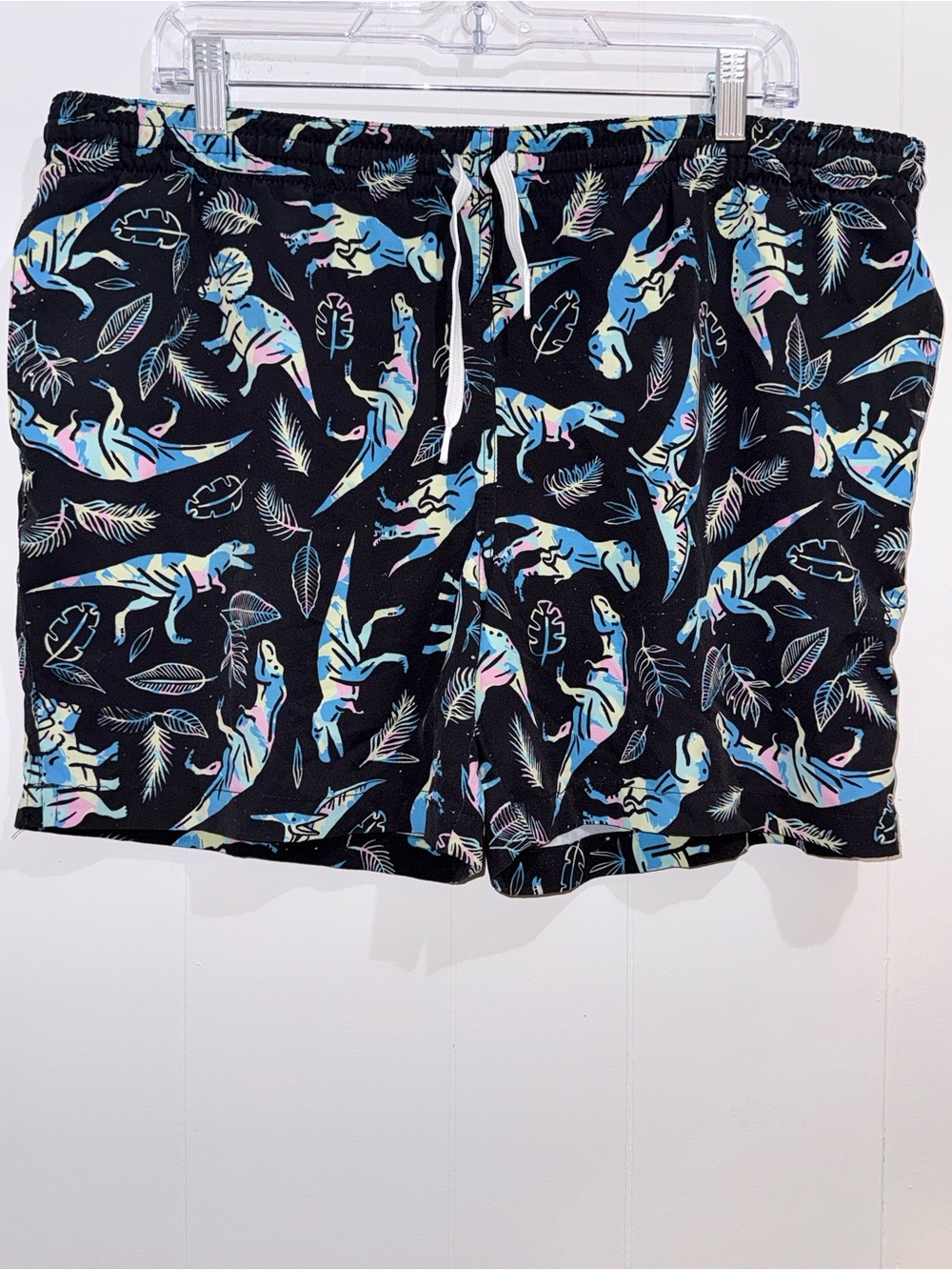 Chubbies "The Dino Delights" 5.5" Swim Trunks - Size Large